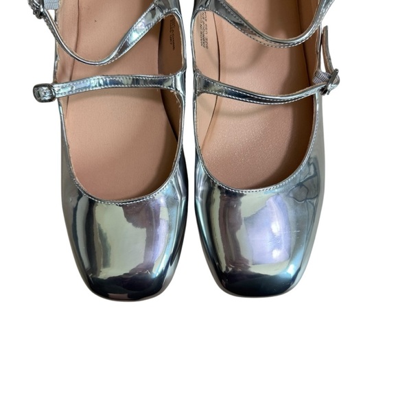 Urban Outfitters - NWOB Silver Double Strap Mary Jane Flats Sz 9 - Picture 3 of 9